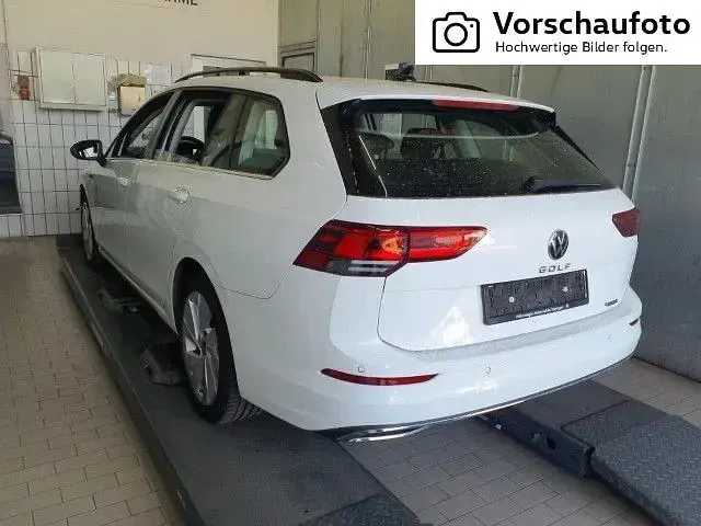 Gebraucht VW Golf VIII Style 190 PS (139 kW) 2024 Weiß Kombi