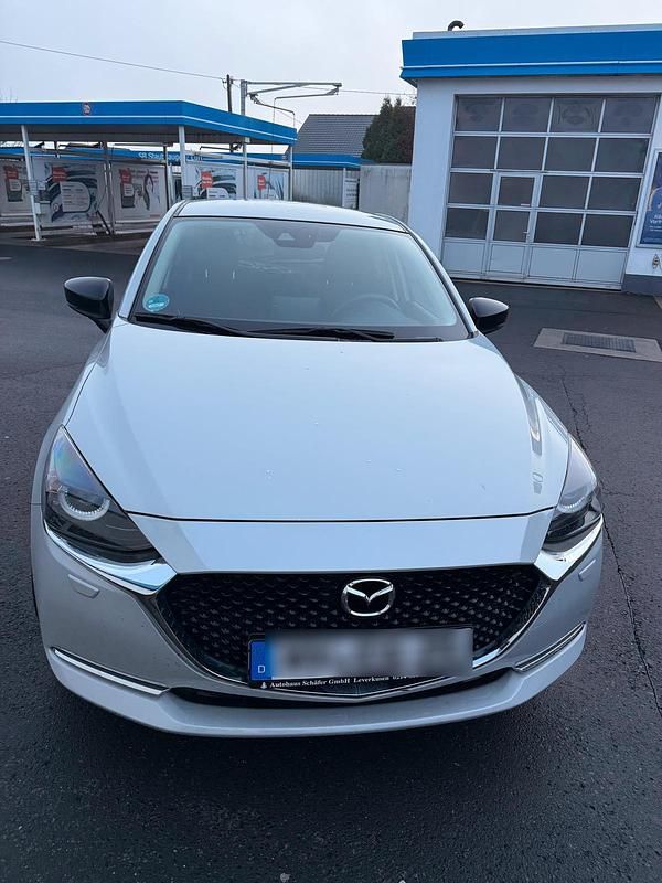 Weiß Gebraucht 2022 Mazda 2 Homura-Line Kleinwagen | 16.969 € (Fairer Preis) - Bild 1/4