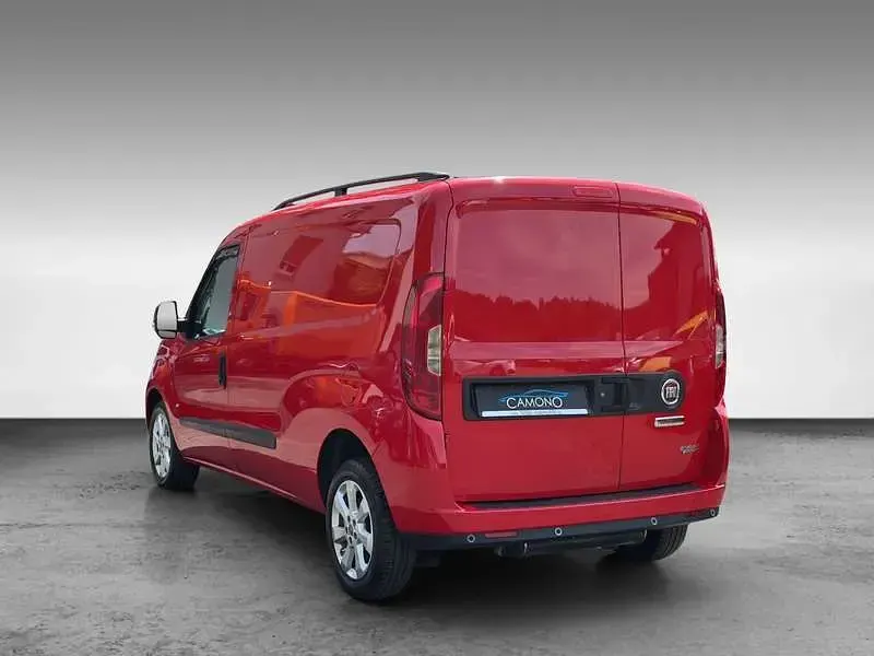Gebraucht Fiat Doblò Lounge 120 PS (88 kW) 2016 Rot Van / Kleinbus