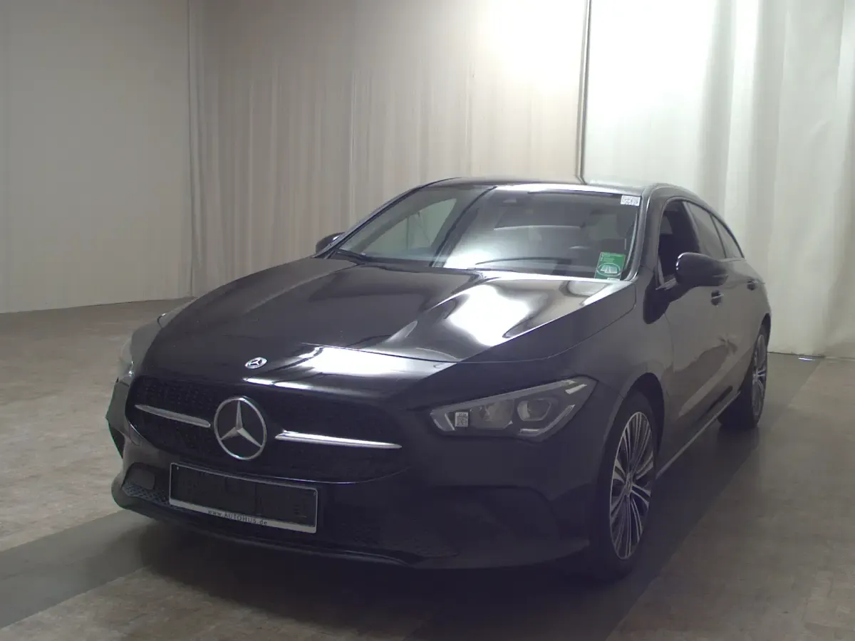 Gebraucht Mercedes CLA220 Shooting Brake Progressive 190 PS (139 kW) 2022 Schwarz Kombi