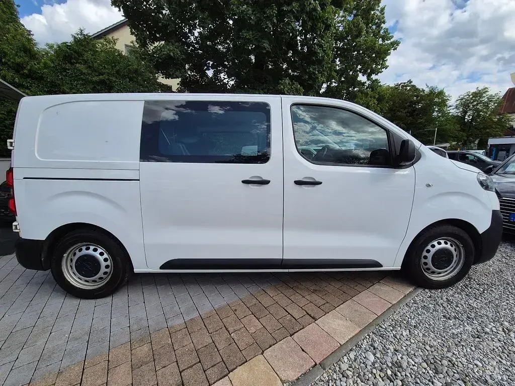 Gebraucht Opel Vivaro-e Combi 120 PS (88 kW) 2020 Weiß Van / Kleinbus
