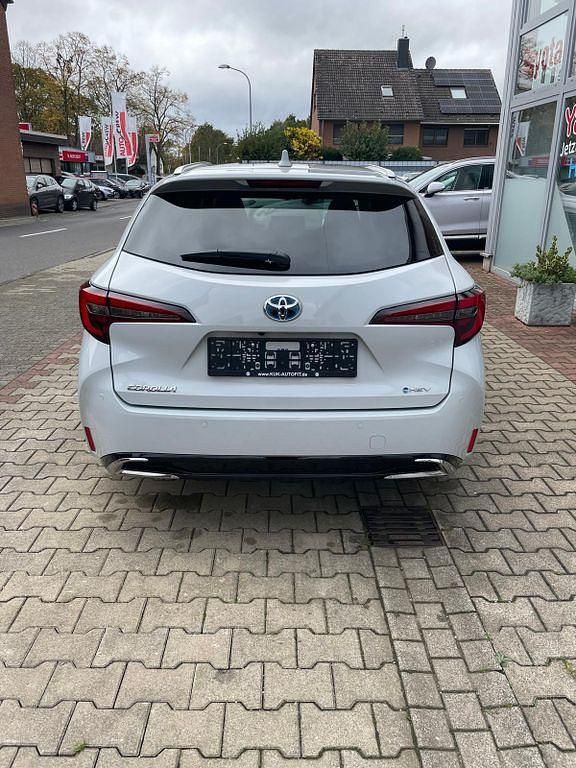 Neu Toyota Corolla 140 PS (102 kW) 2025 Grau Limousine