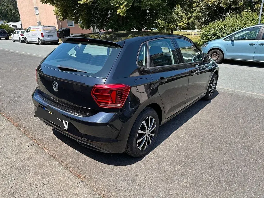 Gebraucht VW Polo Comfortline 95 PS (69 kW) 2018 Schwarz Kleinwagen