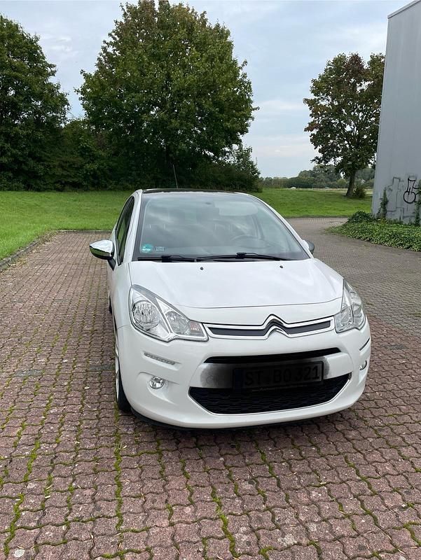 Weiß Gebraucht 2013 Citroën C3 SELECTION Kleinwagen | 3.700 € (Guter Preis) - Bild 1/4