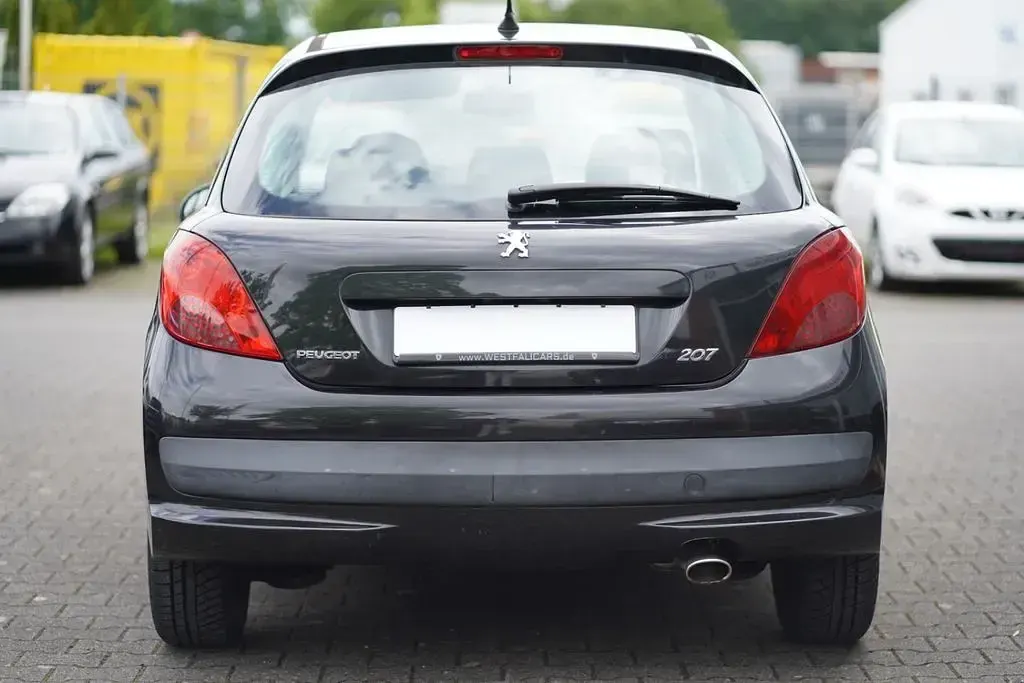 Gebraucht Peugeot 207 109 PS (80 kW) 2008 Schwarz Kleinwagen