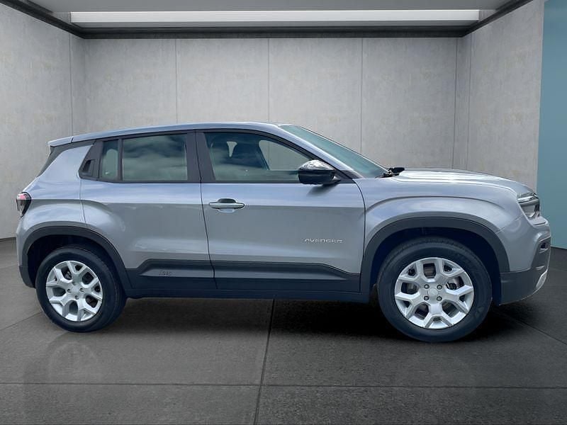 Neu Jeep Avenger 101 PS (74 kW) 2025 Grau SUV