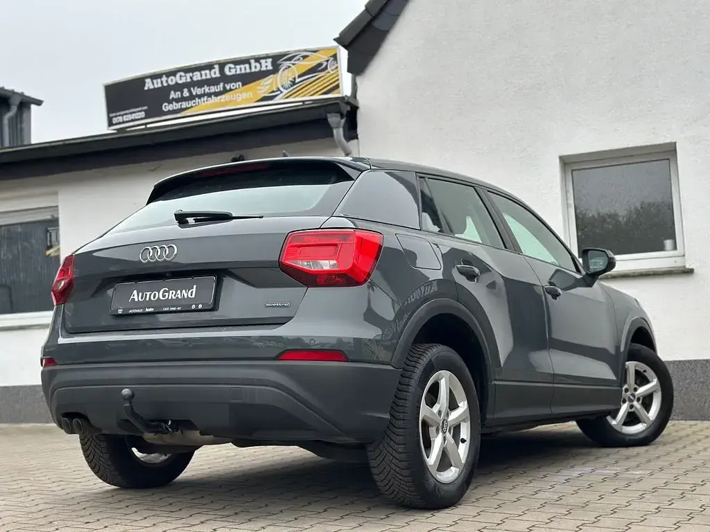Używany Audi Q2 Ambiente 150 KM (110 kW) 2017 Szary SUV