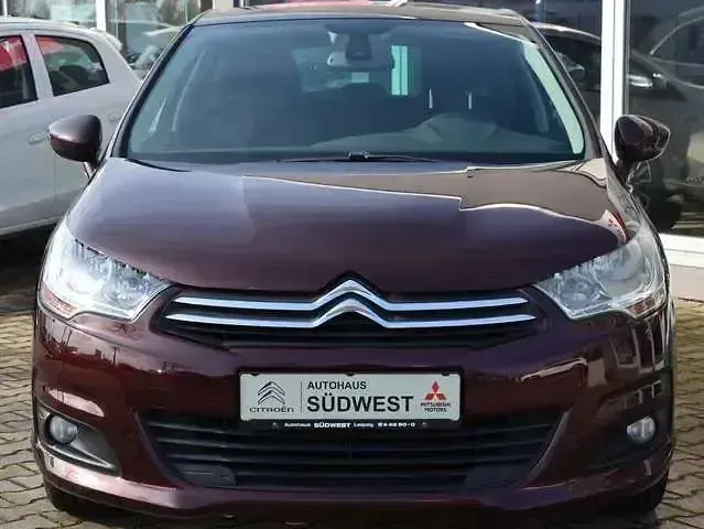 Gebraucht Citroën C4 Tendance 120 PS (88 kW) 2011 Rot (metallic) Kleinwagen