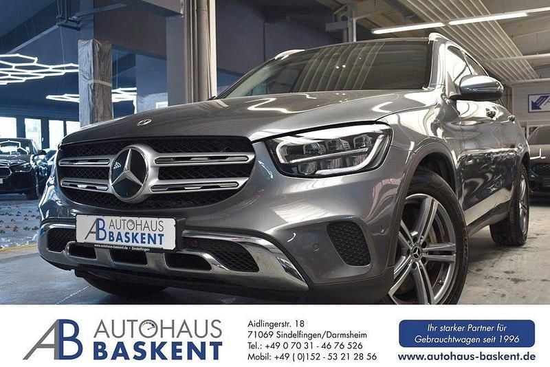 Grau Gebraucht 2022 Mercedes GLC300 AMG line SUV | 37.450 € (Superpreis) - Bild 1/4