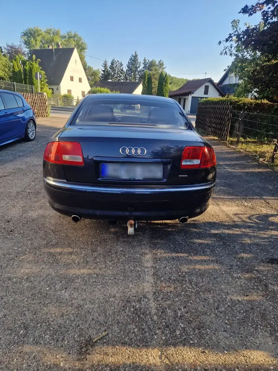 Gebraucht Audi A8 334 PS (245 kW) 2002 Blau Limousine