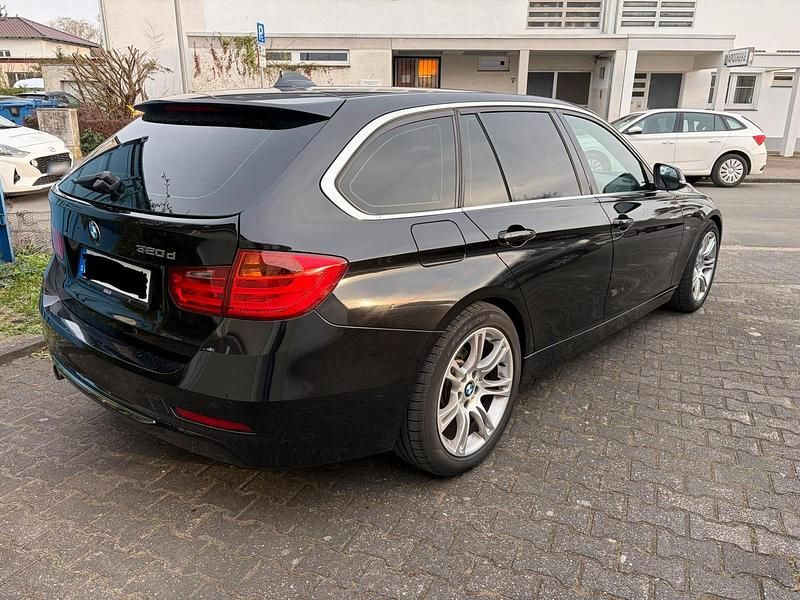 Używany BMW 320 Performance 190 KM (139 kW) 2014 Czarny Kombi