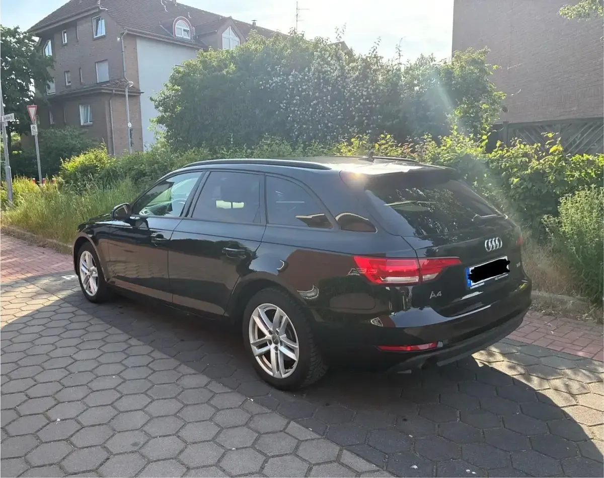 Gebraucht Audi A4 150 PS (110 kW) 2018 Schwarz Kombi