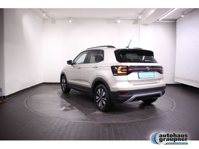 Gebraucht VW T-Cross Move 110 PS (80 kW) 2023 Silber / ivory silver (metallic) SUV
