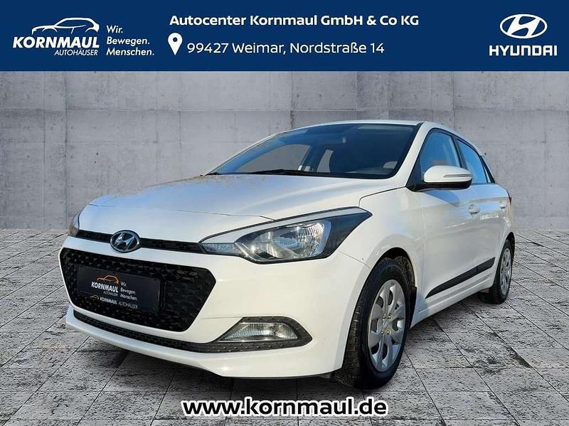 Polar white / sol Gebraucht 2018 Hyundai i20 Classic Limousine | 8.412 € (Guter Preis) - Bild 1/4