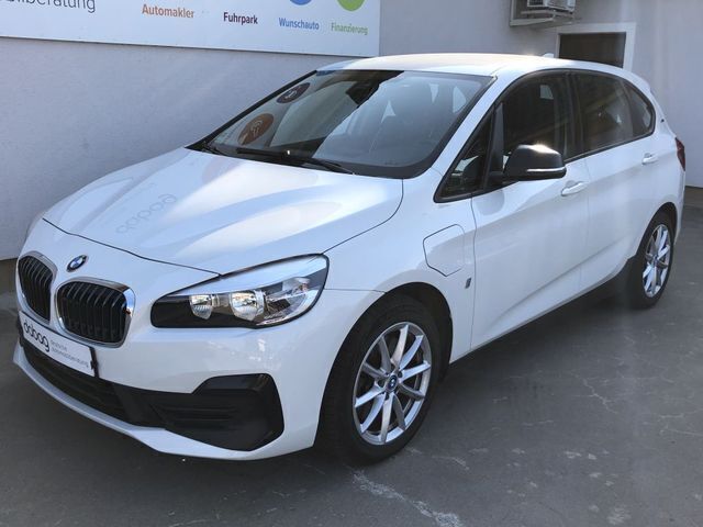 Weiß Gebraucht 2019 BMW 225 Active Tourer Advantage Van / Kleinbus | 15.590 € (Guter Preis) - Bild 1/4