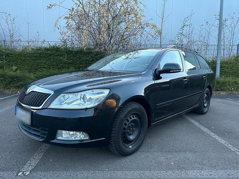 Schwarz Gebraucht 2009 Skoda Octavia Kombi | 3.990 € (Etwas zu teuer) - Bild 1/4