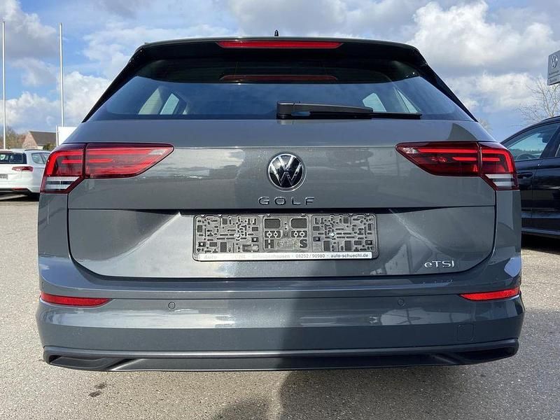 Gebraucht VW Golf VIII Active 131 PS (96 kW) 2023 Grau Kombi