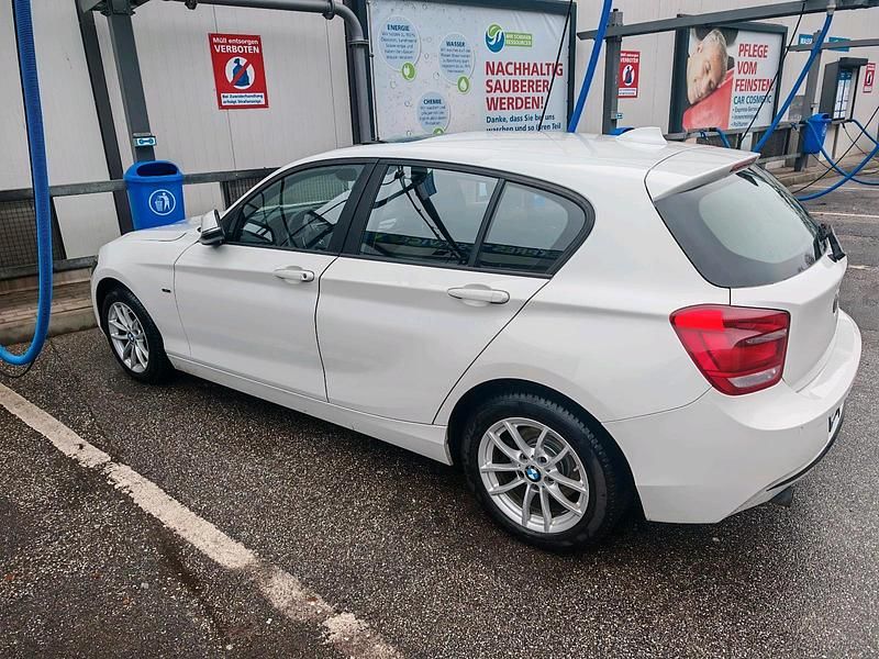 Weiß Gebraucht 2014 BMW 116 Kleinwagen | 6.000 € (Fairer Preis) - Bild 1/4