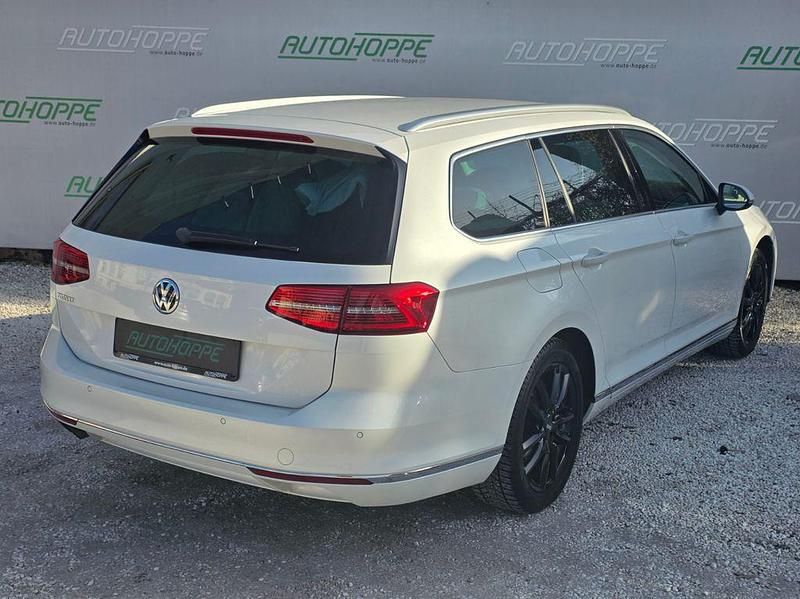 Gebraucht VW Passat Highline 179 PS (131 kW) 2018 Oryxweiß perlmutteffekt Kombi