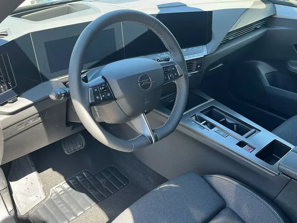 Gebraucht Opel Astra Ultimate 131 PS (96 kW) 2026 Schwarz Kombi