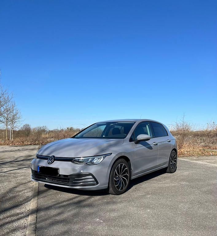 Gebraucht VW Golf VIII Active 150 PS (110 kW) 2022 Grau Limousine