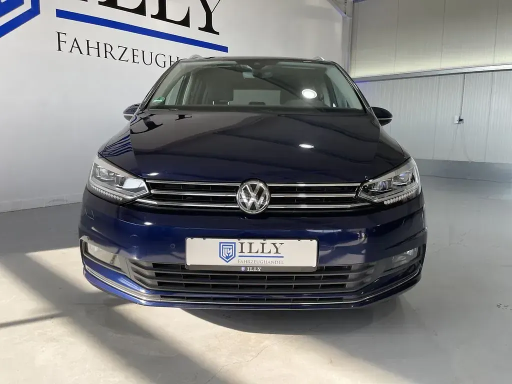 Gebraucht VW Touran Highline 150 PS (110 kW) 2020 Blau Van / Kleinbus