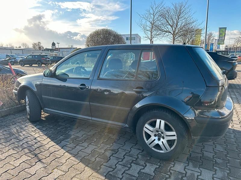 Gebraucht VW Golf IV 101 PS (74 kW) 2002 Schwarz Kleinwagen
