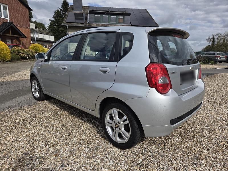 Gebraucht Chevrolet Aveo 100 PS (73 kW) 2008 Silber Kleinwagen