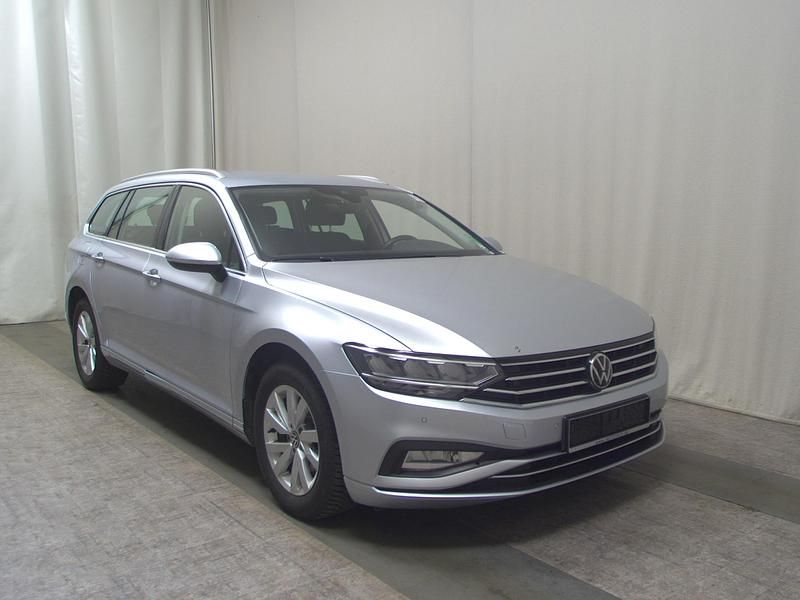 Gebraucht VW Passat Business 150 PS (110 kW) 2022 Silber Kombi