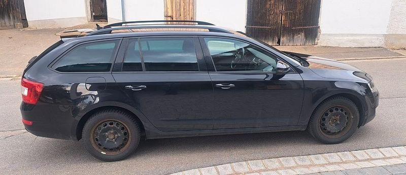 Gebraucht Skoda Octavia 150 PS (110 kW) 2014 Schwarz Kleinwagen