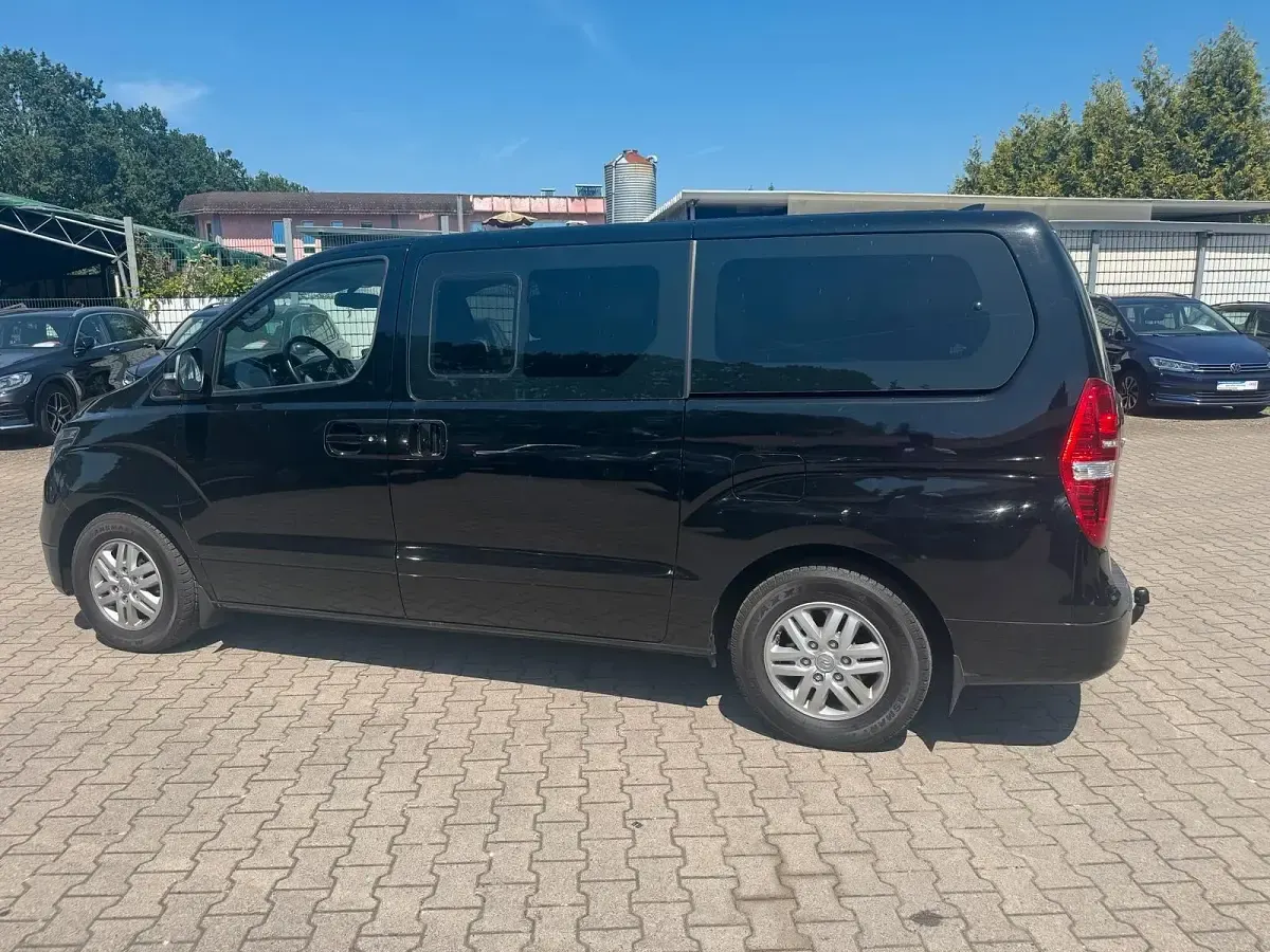 Gebraucht Hyundai H-1 Trend 170 PS (125 kW) 2019 Schwarz Van / Kleinbus