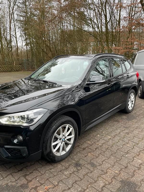 Schwarz Gebraucht 2019 BMW X1 SUV | 20.400 € (Fairer Preis) - Bild 1/4