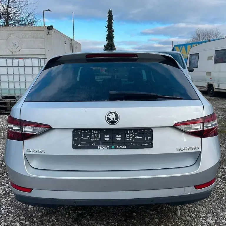 Gebraucht Skoda Superb Style 190 PS (139 kW) 2017 Silber Limousine