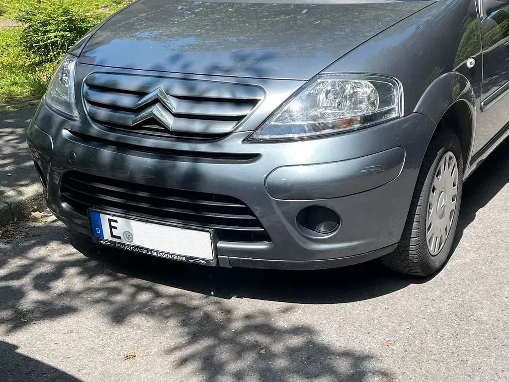 Gebraucht Citroën C3 Advance 73 PS (53 kW) 2009 Grau Limousine