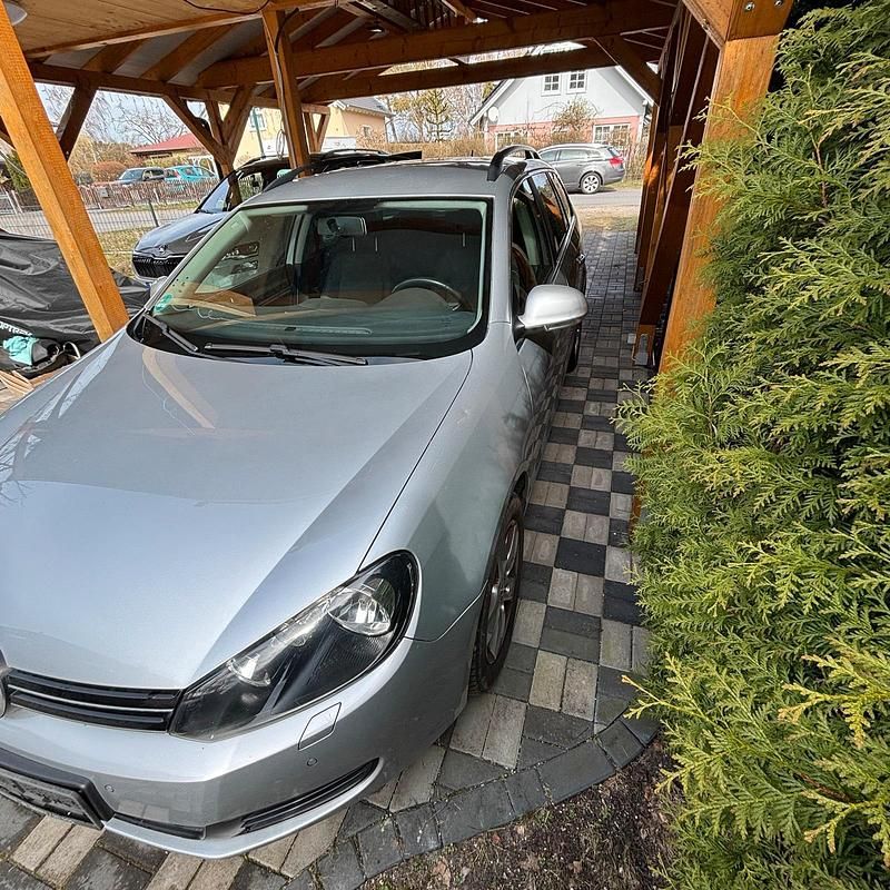 Gebraucht VW Golf VI 122 PS (89 kW) 2011 Silber Kleinwagen