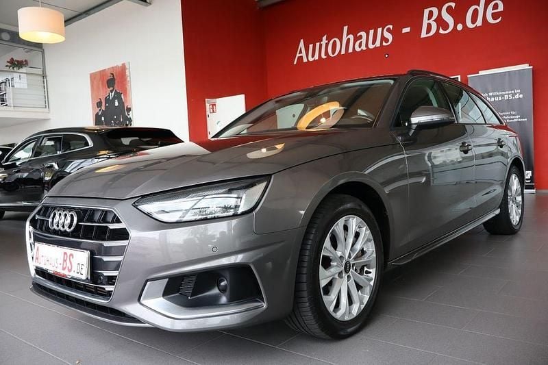 Grau Gebraucht 2022 Audi A4 Advanced Kombi | 21.900 € (Guter Preis) - Bild 1/4