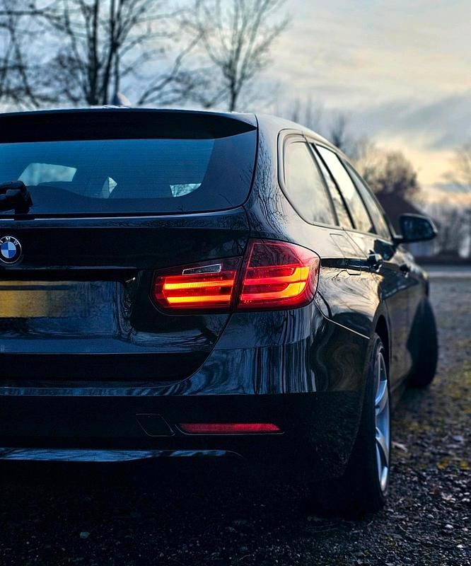 Gebraucht BMW 316 116 PS (85 kW) 2013 Schwarz Kombi