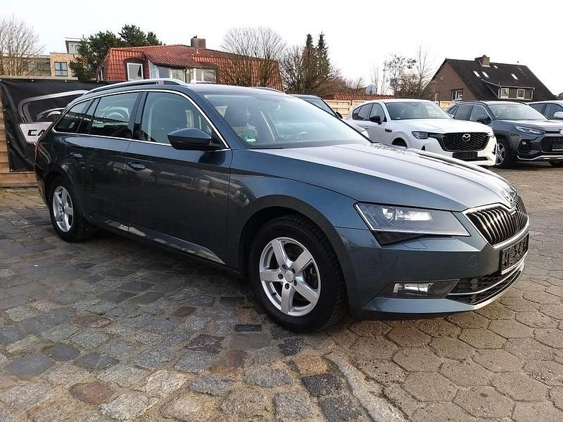 Gebraucht Skoda Superb Style 120 PS (88 kW) 2016 Grau Kombi
