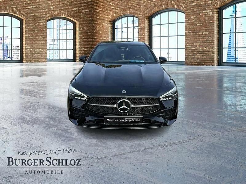 Gebraucht Mercedes CLA200 AMG line 163 PS (119 kW) 2024 Metalliclack kosmosschwarz Coupé