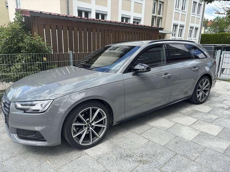 Grau Gebraucht 2018 Audi A4 S-Line Kombi | 22.500 € (Etwas zu teuer) - Bild 1/4