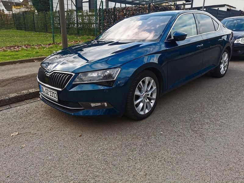Blau Gebraucht 2017 Skoda Superb Style Limousine | 15.700 € (Fairer Preis) - Bild 1/4