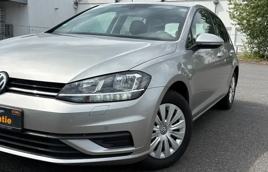 Gebraucht VW Golf VII Comfortline 110 PS (80 kW) 2017 Grau Limousine
