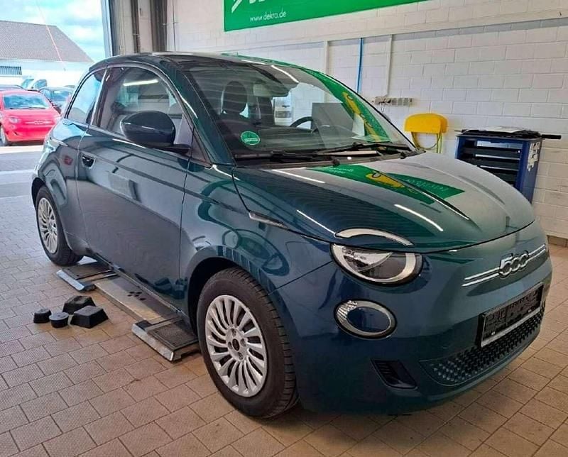 Grün Gebraucht 2023 Fiat 500e Kleinwagen | 23.999 € (Fairer Preis) - Bild 1/3