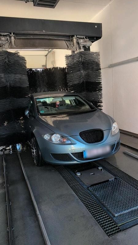 Grau Gebraucht 2007 Seat Leon Limousine | 2.850 € (Guter Preis) - Bild 1/3
