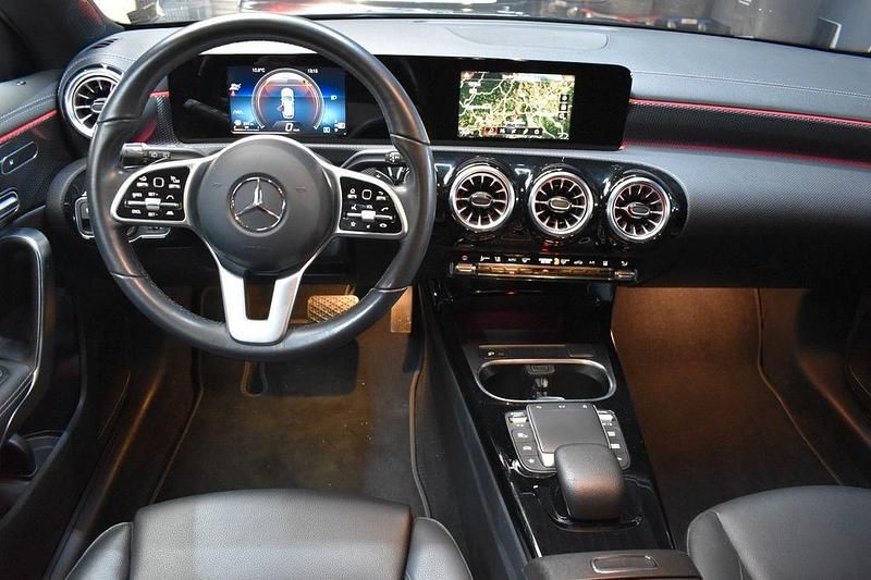 Gebraucht Mercedes CLA220 Shooting Brake 190 PS (139 kW) 2021 Schwarz Kombi