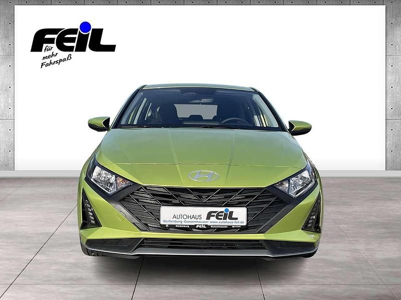 Neu Hyundai i20 Select 79 PS (58 kW) 2025 Lucid lime Limousine