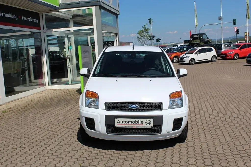 Gebraucht Ford Fusion Style 80 PS (58 kW) 2010 Weiß Kleinwagen