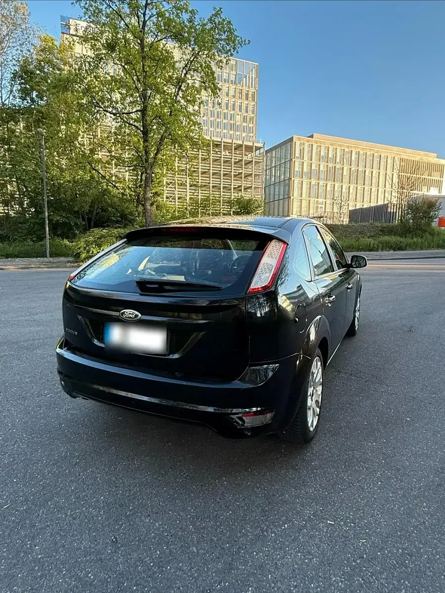 Second-hand Ford Focus 115 CP (84 kW) 2008 Negru Hatchback