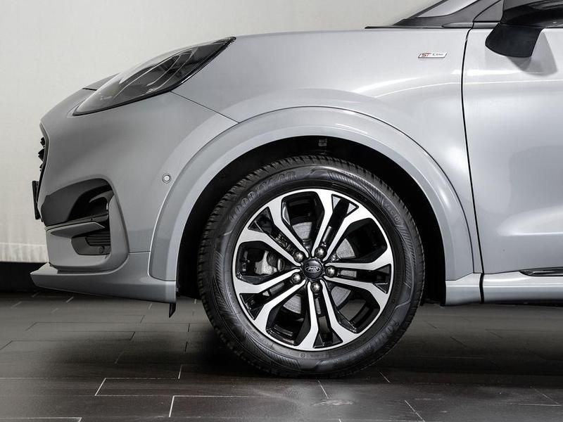 Gebraucht Ford Puma ST-Line 155 PS (114 kW) 2023 Solar silver SUV