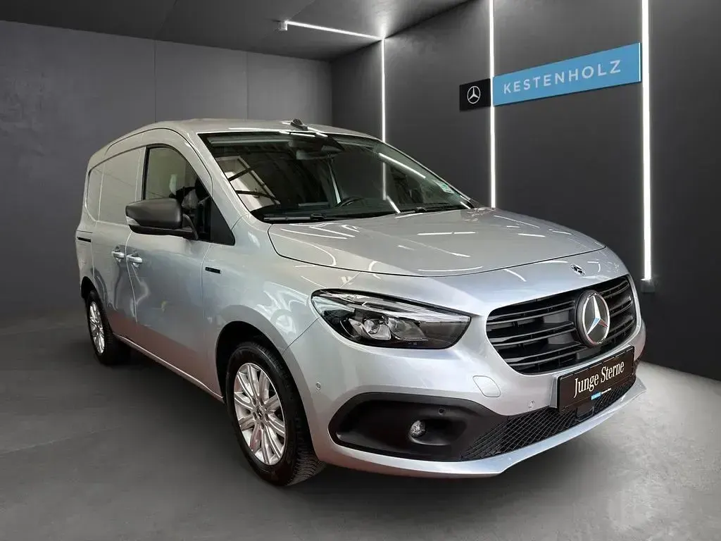 Gebraucht Mercedes eCitan 89 kW (122 PS) 2024 Silber Van / Kleinbus